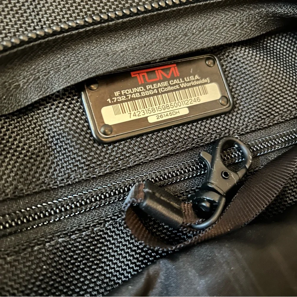 Tumi good used